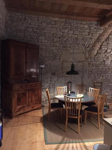 La Maison Du Voyageur 1546 Passavant Exterior foto